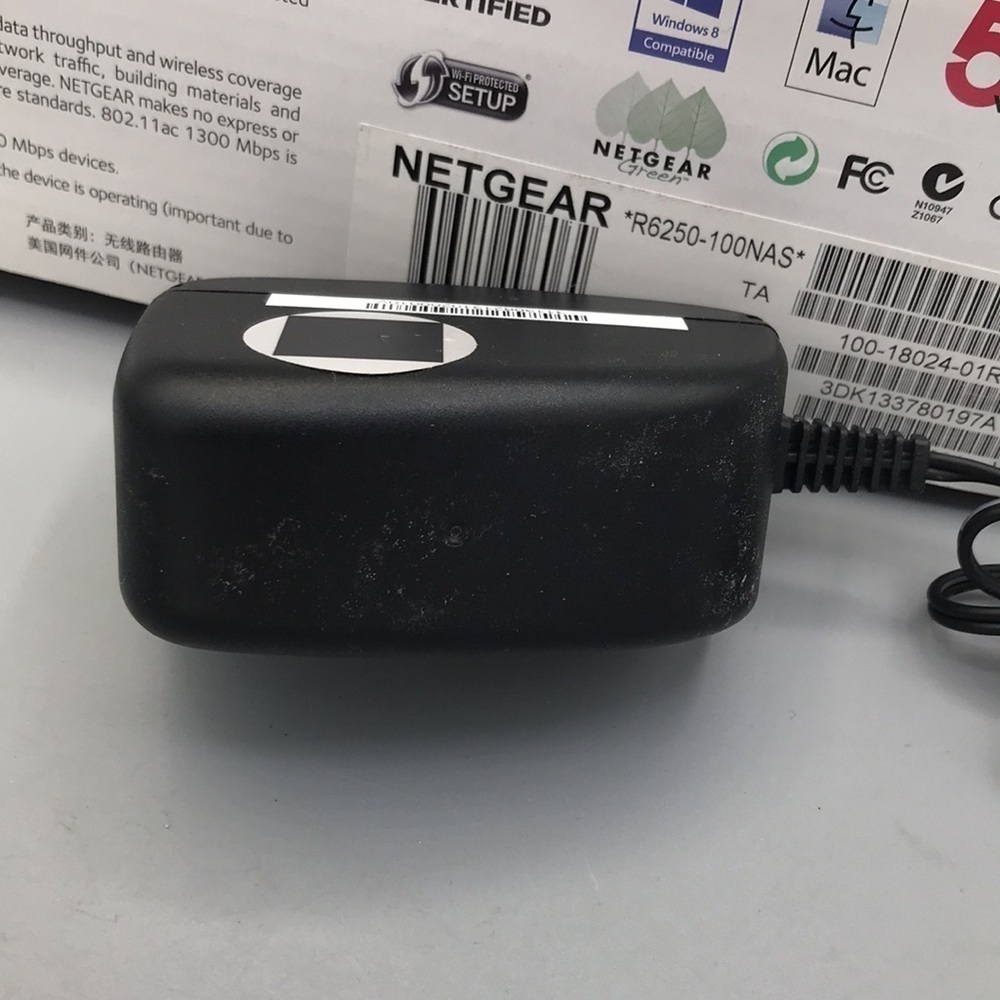 NETGEAR AC1600 Dual Band Wi-Fi Gigabit Router (R6250) - Picture 9 of 12